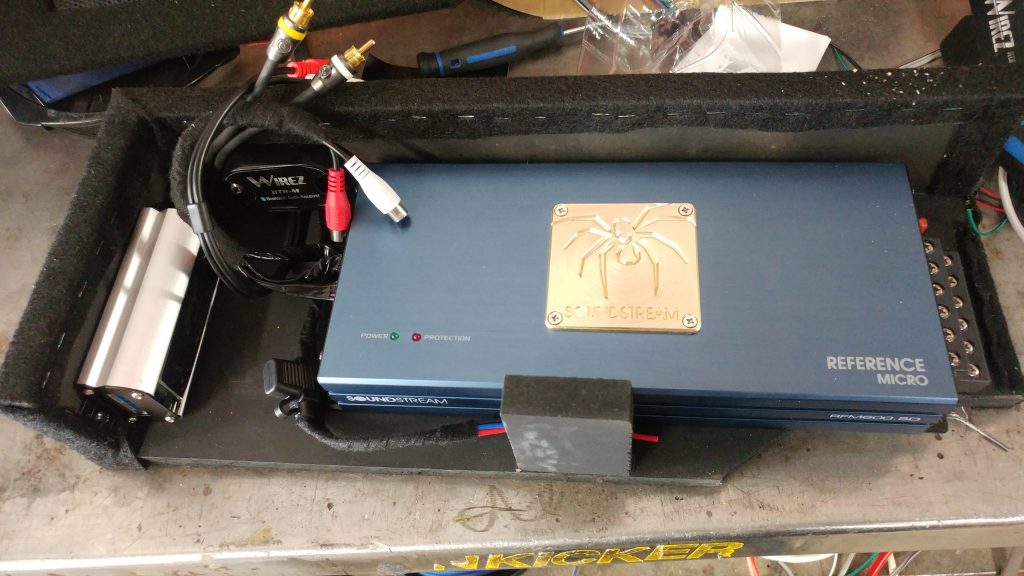 Maserati Merak SS sound system